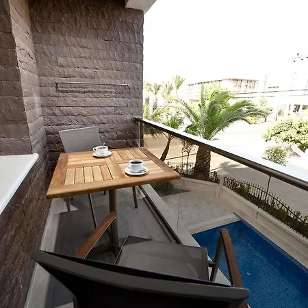 Atrium Aparthotel *